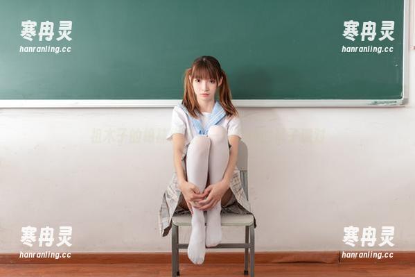 祖木子 祖木子的棉袜作品:一场悄悄的袜子派对