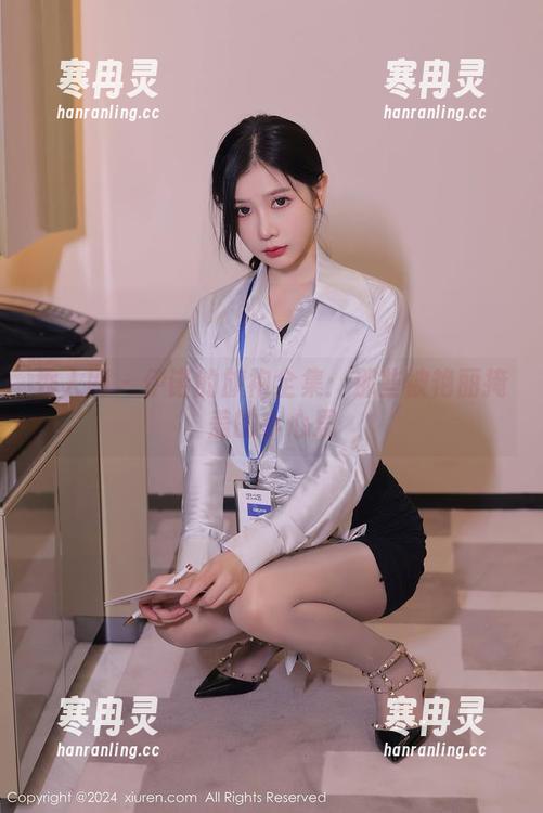 秀人网-伊诺 秀人网 - 伊诺的旗袍全集:那些被艳丽掩盖的小心思