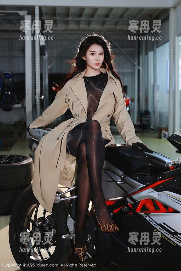 秀人网-周慕汐fairy 秀人网 - 瞧瞧周慕汐fairy,穿上镂空内衣和黑丝西装,高清美图突然成了精神食粮。