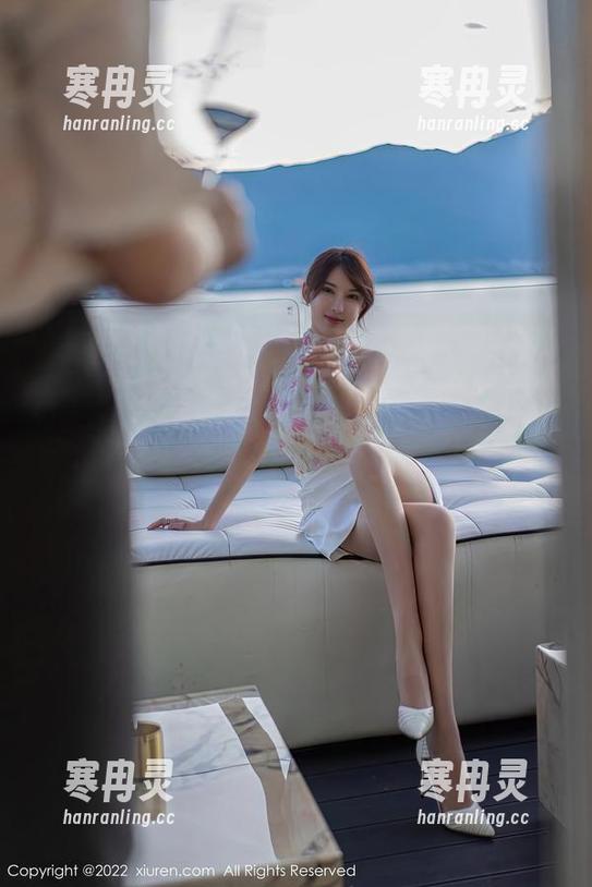 秀人网-小薯条nienie 秀人网 - 温柔如小薯条nienie,作品资源让人目不转睛