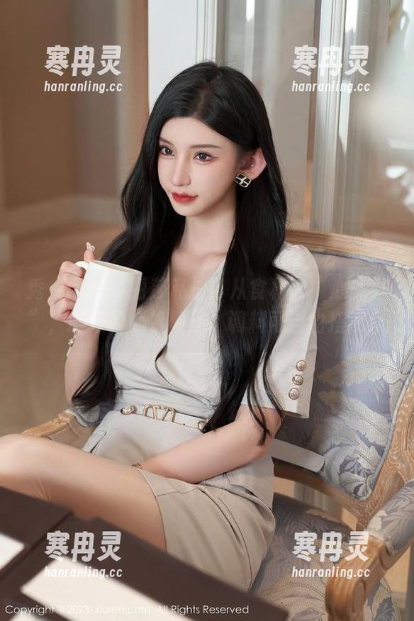 秀人网 - 李丽莎私拍：从食材到“心头好”，厨娘的心机做法，调料可自由搭配！