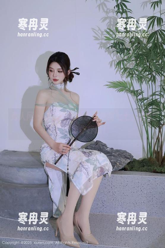 秀人网-甜七七 秀人网 - 身为奶牛她永远是甜七七,全套图包助你疗愈!