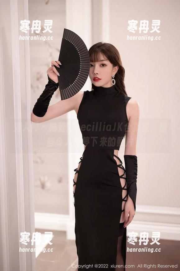 秀人网-陆萱萱cecillia 秀人网 - 陆萱萱cecilliaJK合集里,那些令人想停下来的照片