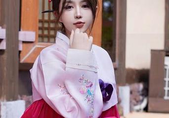 秀人网 - 游池中的千面女郎，黄歆苑的最新版本分享给你！