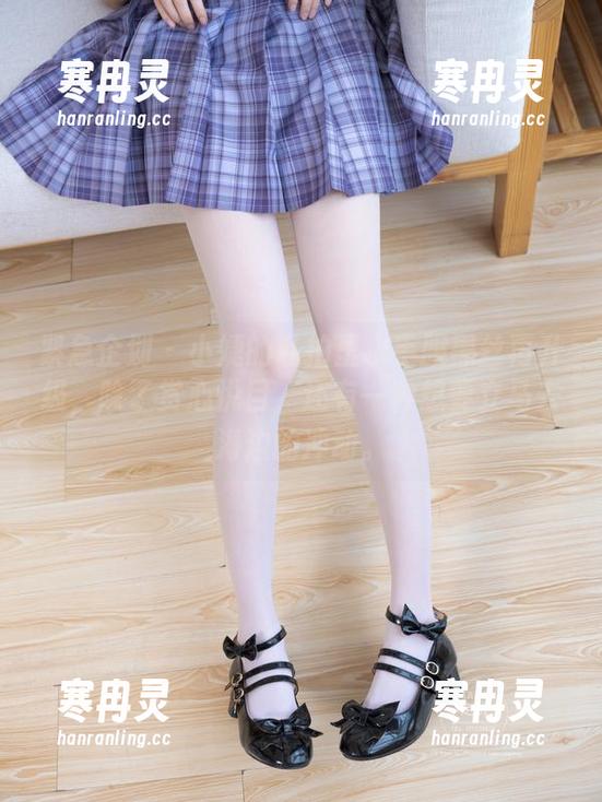 紧急企划-小婕 紧急企划 - 小婕的私拍里水手服黑丝再升级,除了赏心悦目,还有一种想要立马去海边的冲动。