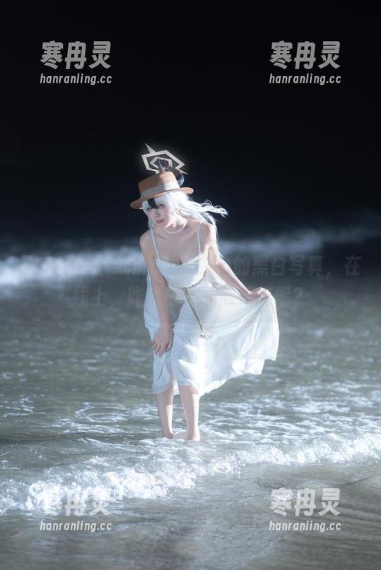 纸悦Etsu_ko 再来翻一下纸悦Etsu_ko的黑白写真,在线上,咋就觉得如此迷离呢?
