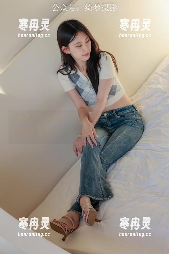 绮梦摄影-伊伊 绮梦摄影 - 这又是一组连体衣,伊伊让人上瘾的写真集,高清得让我想多点几遍。