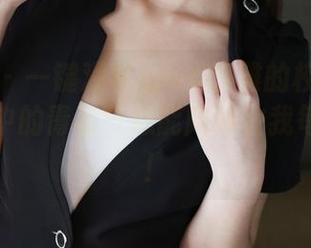 美媛馆 - 一键观看nova李雅的校服体验，图包中的青春气息能陶醉住我每个细胞！