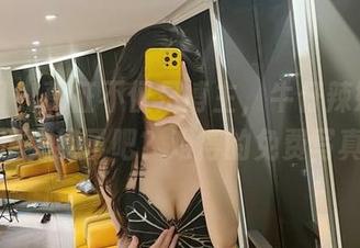 微密圈 - 葛征不仅是博主，牛仔辣妹的气势也太绝了吧？难得的免费写真！