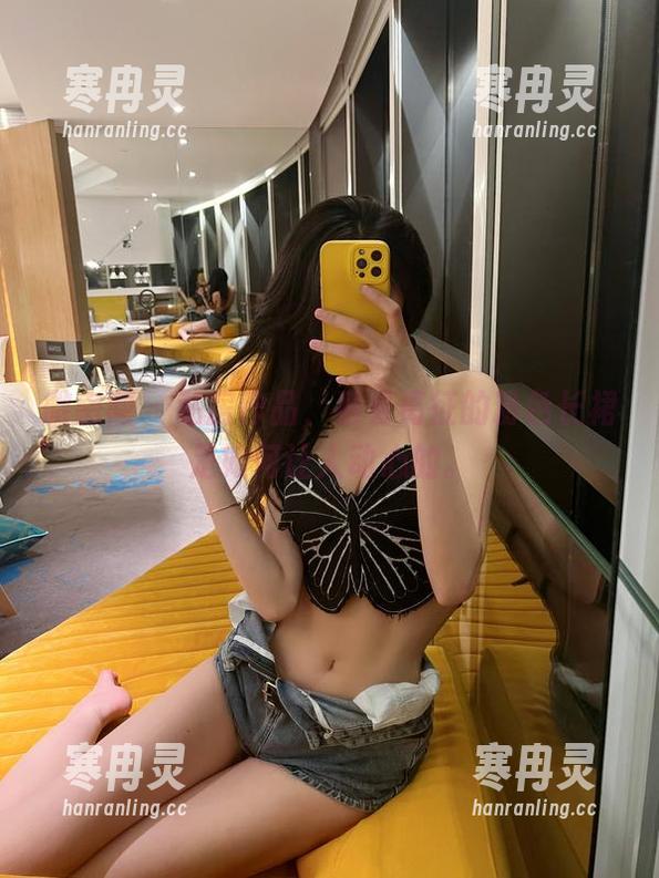 葛征 微密圈 - 私房作品,看看葛征的粉色长裙是如何让人动心的。
