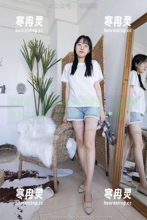 袜啵啵-甜甜圈 袜啵啵 - 遥不可及的高跟凉鞋,与你的甜甜圈大长腿,于是出现了这个高清图库!
