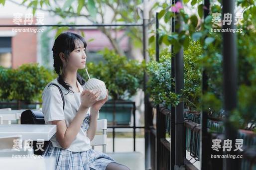 西呱呀呀呀 你见过如此鬼畜的西呱呀呀呀吗?这JK美图和套图配合得简直天衣无缝!