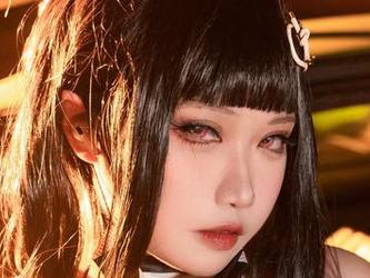 贞子蜜桃的制服cos，图包里有多少情绪值得慢慢品味？