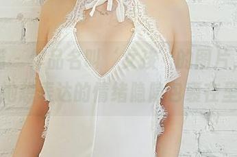 轰趴猫 - 作品名叫‘女孩’的图片，苏小暖把她想表达的情绪隐隐包裹在里头。