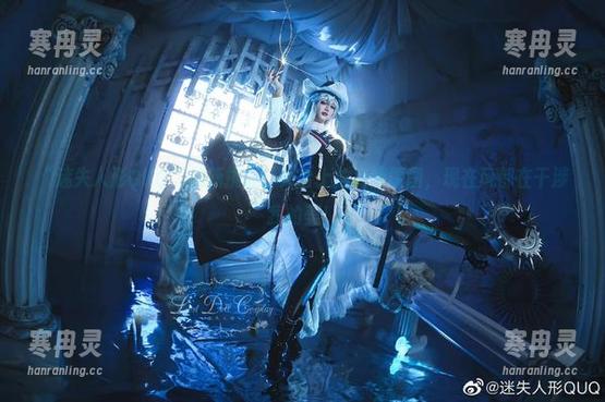 迷失人形QUQ “迷失人形QUQ”的新挑战:天台上拍高清原图,现在风都在干涉我的美!