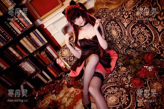 金鱼yui 听说金鱼yui的新图集有白裙,结果差点被她的裙摆晃到了...