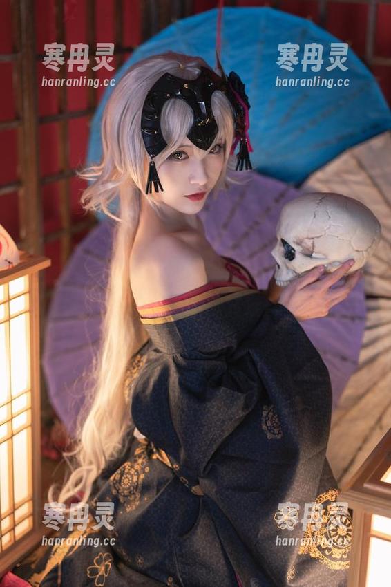 铁板烧鬼舞w 铁板烧鬼舞w与她的百变女友,写真图册里每一幕都是狂欢!