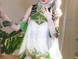 下载雪晴Astra的“套装”写真，反正每个人都在说好。