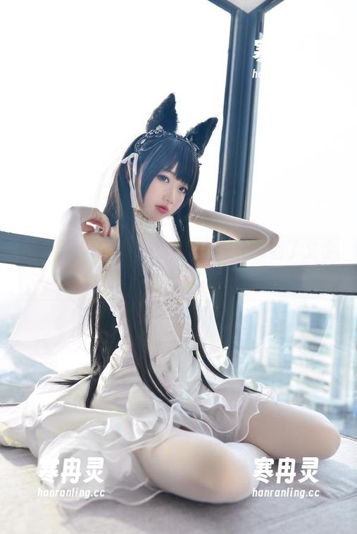 雪琪SAMA 似乎雪琪SAMA在黑色美图里玩起了文字游戏,哈哈