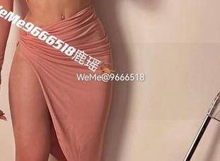 微密圈 - 独一无二的鹿瑶厨娘全套写真，吃饭的样子也有风格。