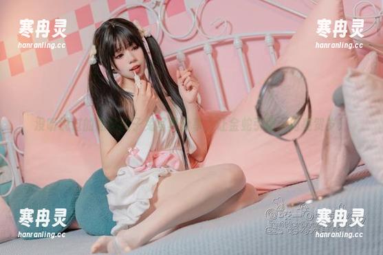 黏黏团子兔 没听说过的黏黏团子兔写真分享,让金蛇引路,闪亮贺岁!
